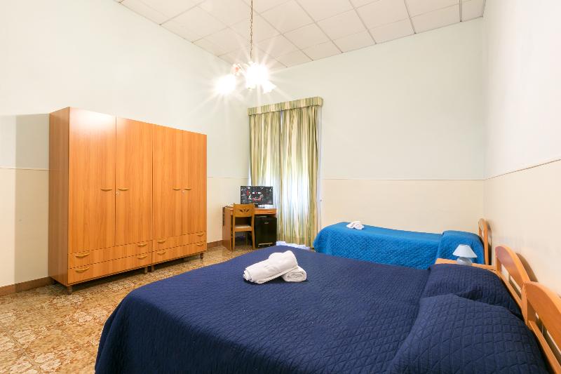 Sisters' Hostel - Oda