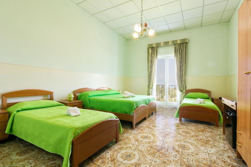 Sisters' Hostel - Oda