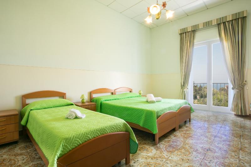 Sisters' Hostel - Oda