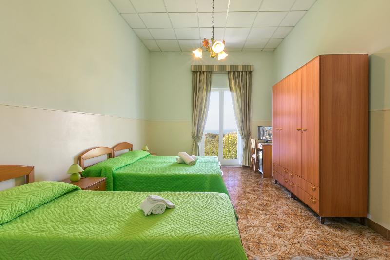 Sisters' Hostel - Oda