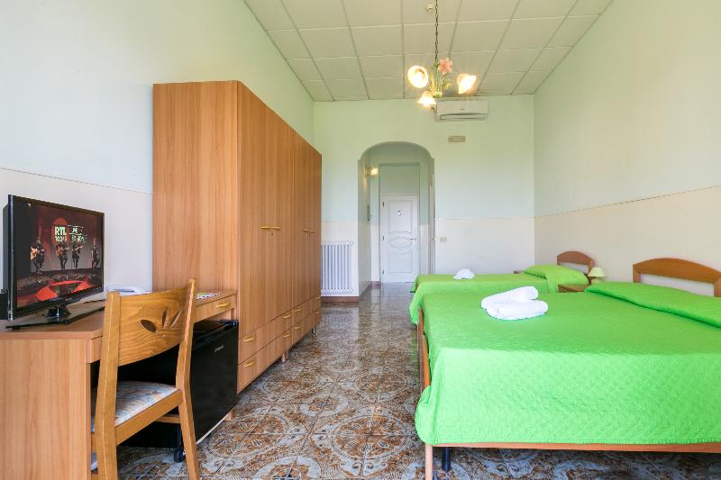 Sisters' Hostel - Oda