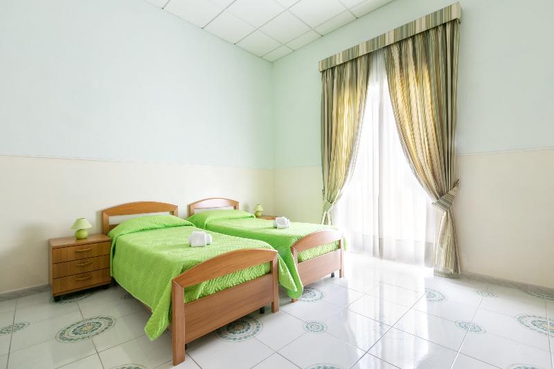Sisters' Hostel - Oda