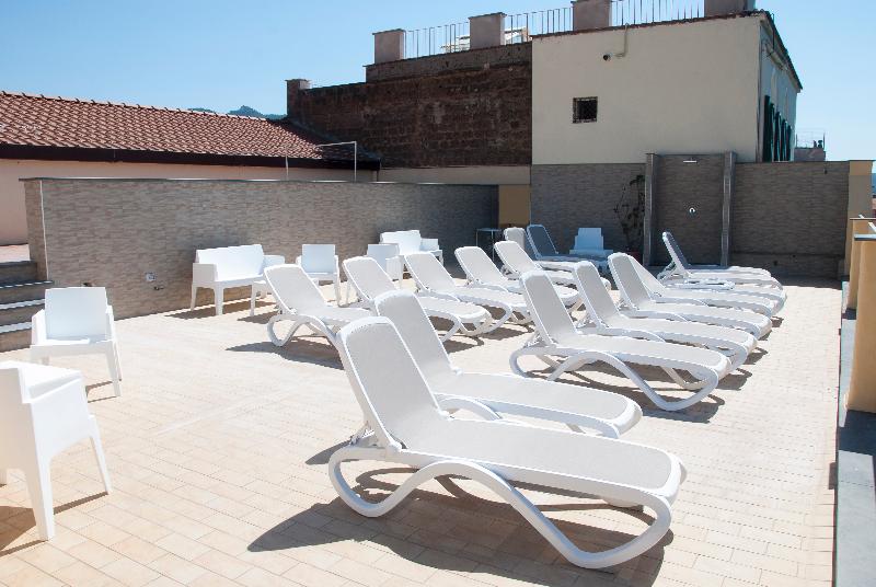 Sisters' Hostel - Teras