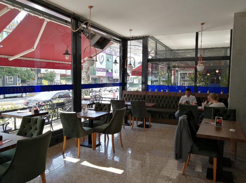 Nice Royal Hotel - Lobi