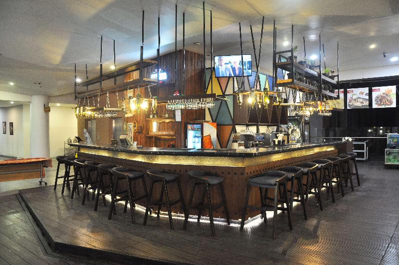 Golden Tulip Pontianak - Bar