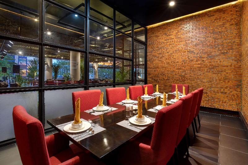 Golden Tulip Pontianak - Bar