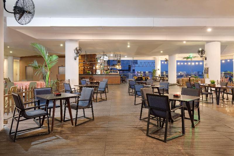 Golden Tulip Pontianak - Bar