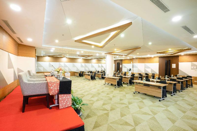 Golden Tulip Pontianak - Toplantı