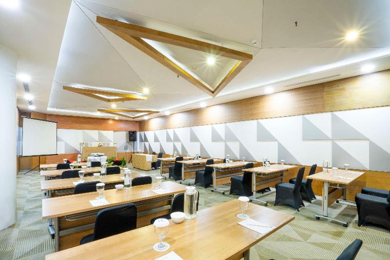 Golden Tulip Pontianak - Toplantı
