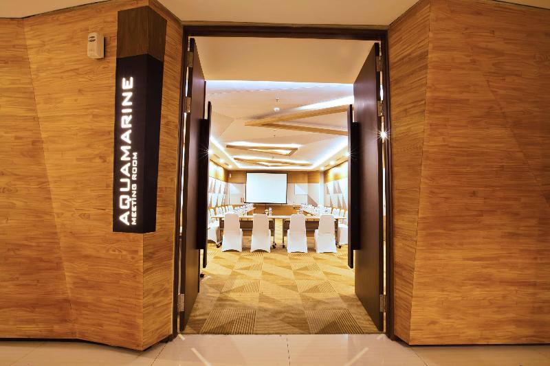 Golden Tulip Pontianak - Toplantı