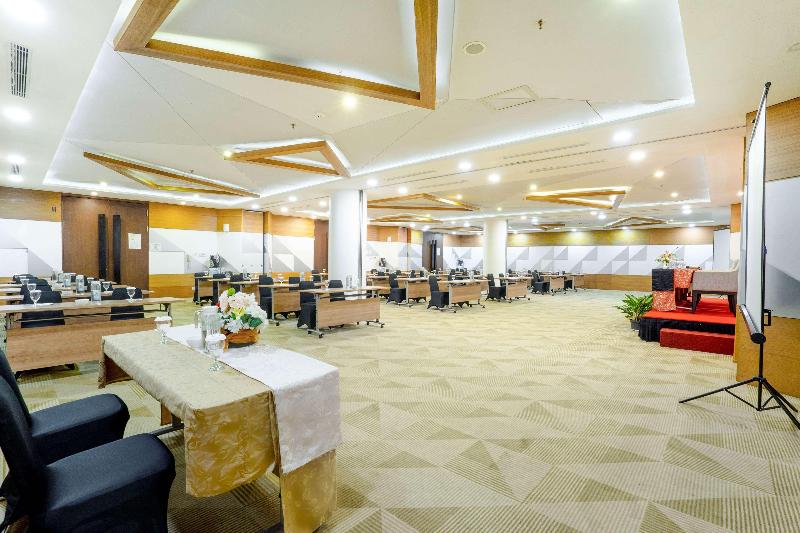 Golden Tulip Pontianak - Toplantı