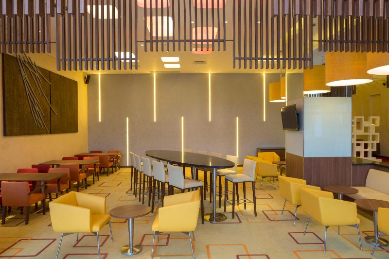 Holiday Inn Express Jakarta Pluit Citygate - Restoran