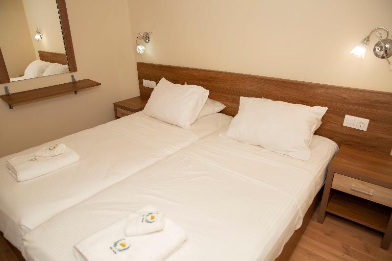 Alia suites & Alia beachfront suites and spa - Oda