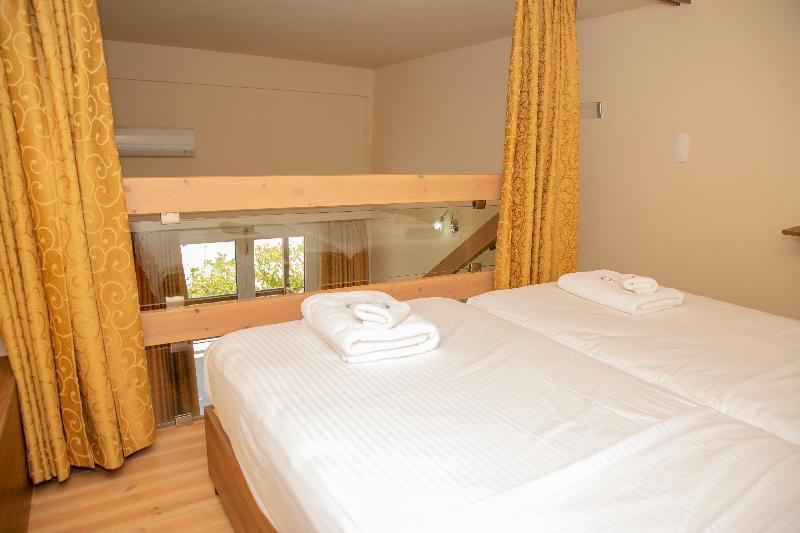 Alia suites & Alia beachfront suites and spa - Oda