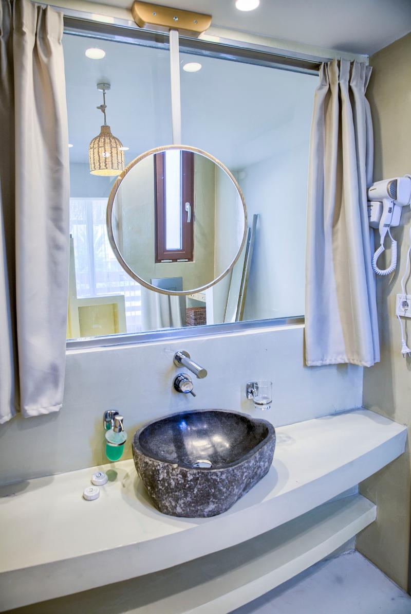 Alia suites & Alia beachfront suites and spa - Oda