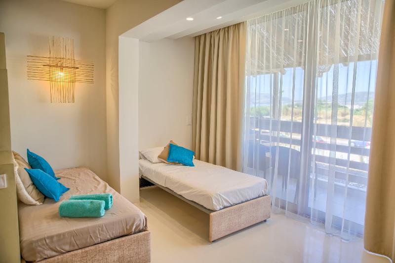 Alia suites & Alia beachfront suites and spa - Oda