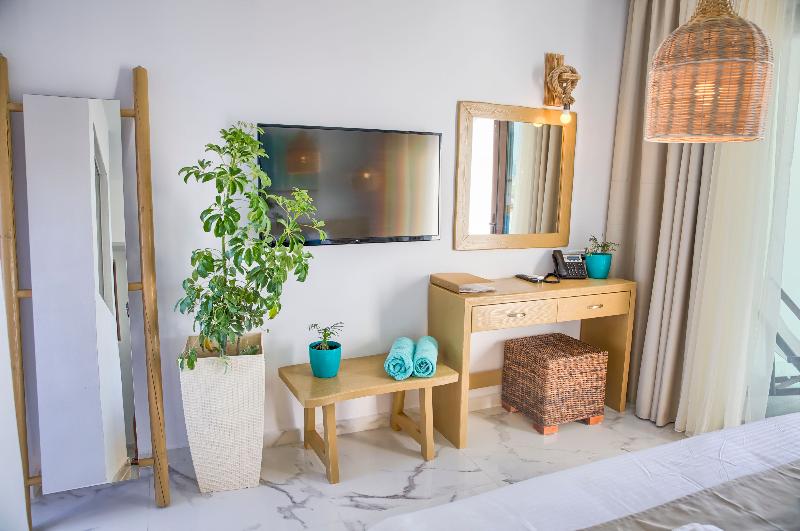 Alia suites & Alia beachfront suites and spa - Oda