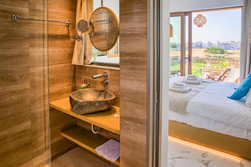Alia suites & Alia beachfront suites and spa - Oda