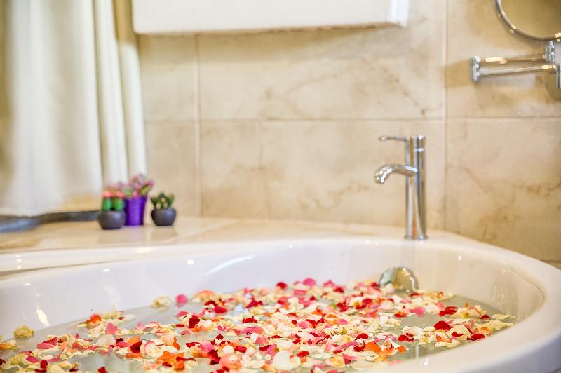 Alia suites & Alia beachfront suites and spa - Oda