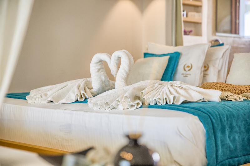 Alia suites & Alia beachfront suites and spa - Oda