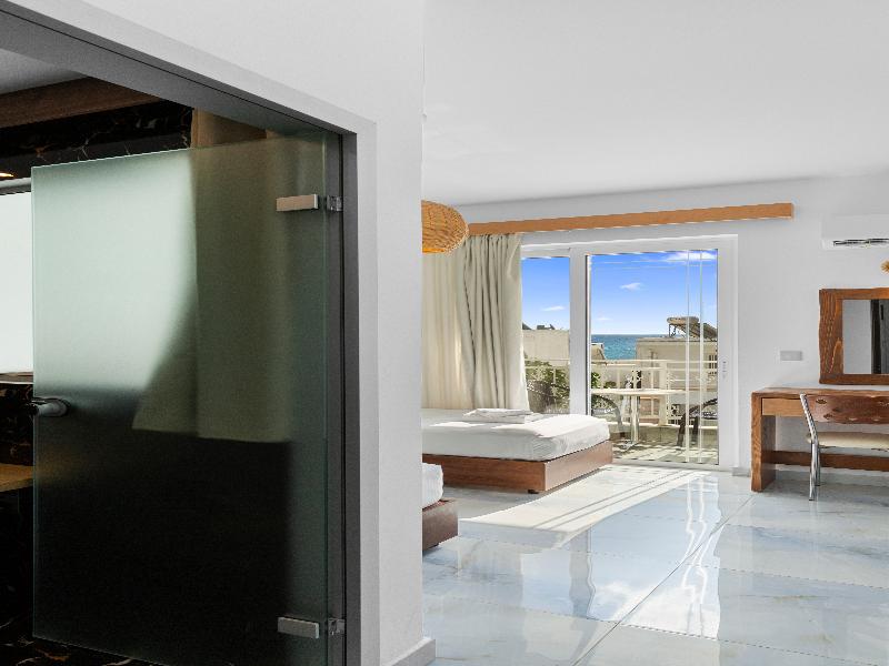 Alia suites & Alia beachfront suites and spa - Oda