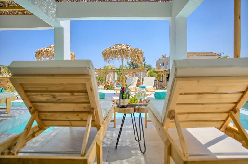 Alia suites & Alia beachfront suites and spa - Oda