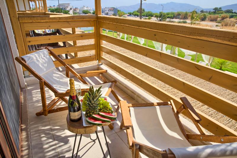 Alia suites & Alia beachfront suites and spa - Oda