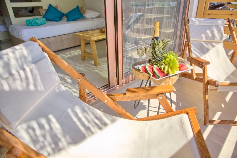 Alia suites & Alia beachfront suites and spa - Oda