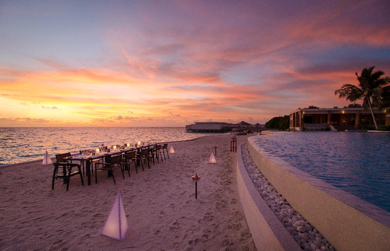 Amilla Maldives Resort and Residences - Havuz
