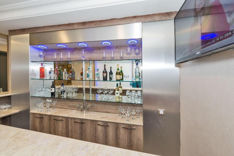Alphonse Hotel - Bar