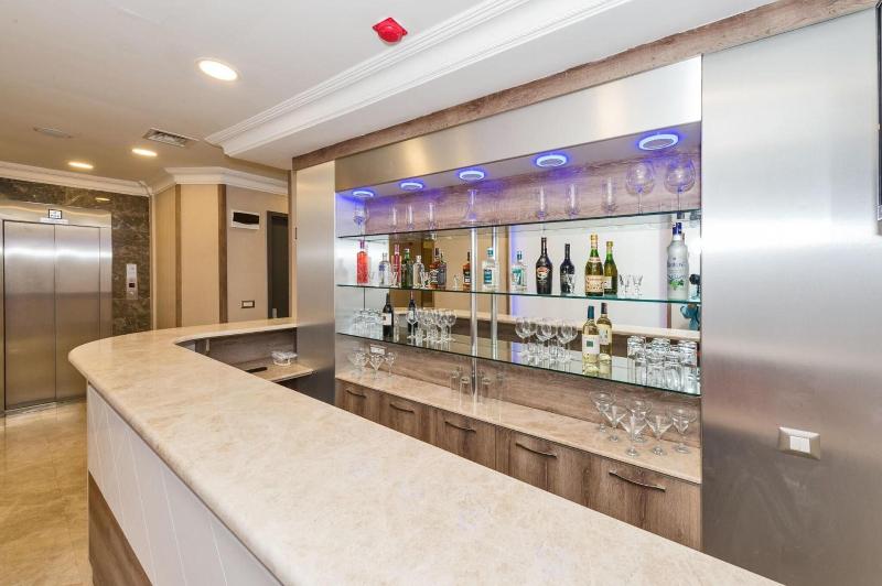 Alphonse Hotel - Bar