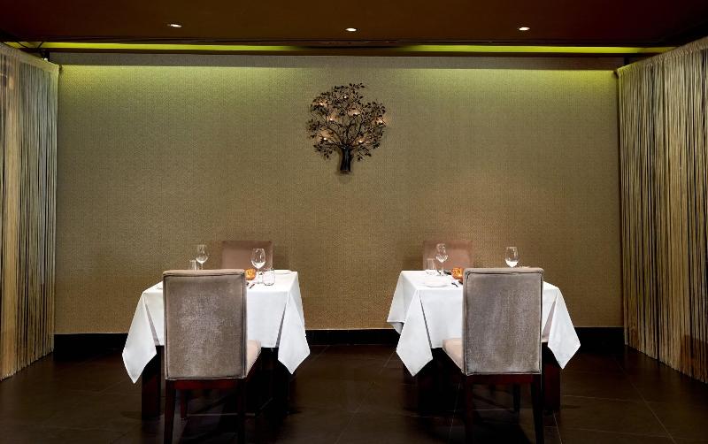 Best Plaza West Bay Hotel - Restoran