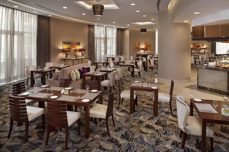 Best Plaza West Bay Hotel - Restoran