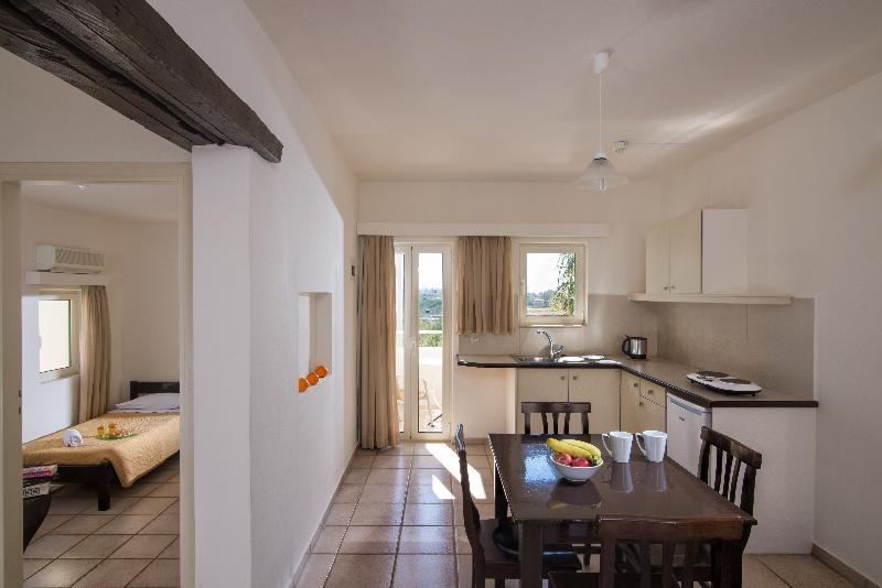 Ourania Apartments - Oda