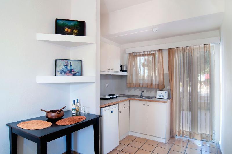 Ourania Apartments - Oda