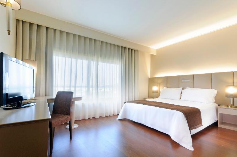 Tryp Porto Expo Hotel - Oda