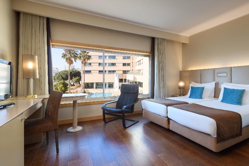 Tryp Porto Expo Hotel - Oda