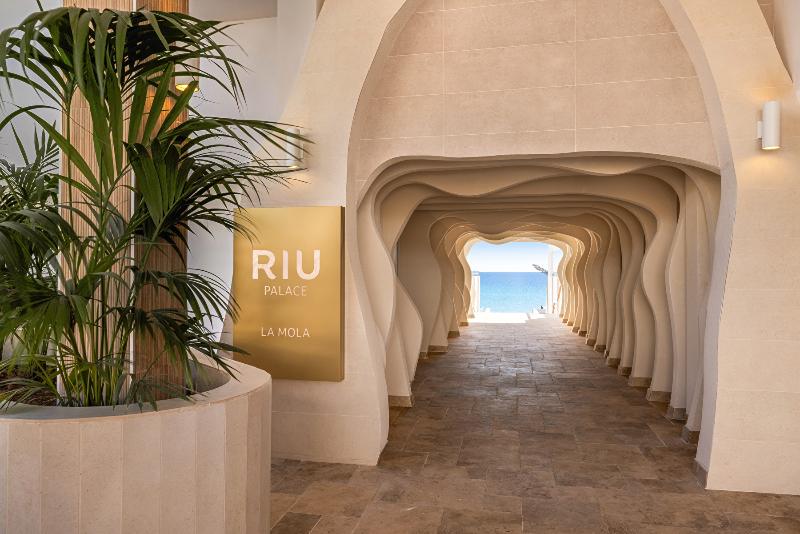 Hotel Riu Palace La Mola - Genel