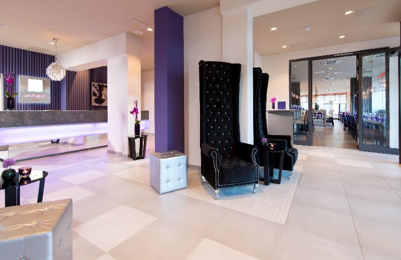Leonardo Hotel Munich City Olympiapark - Lobi