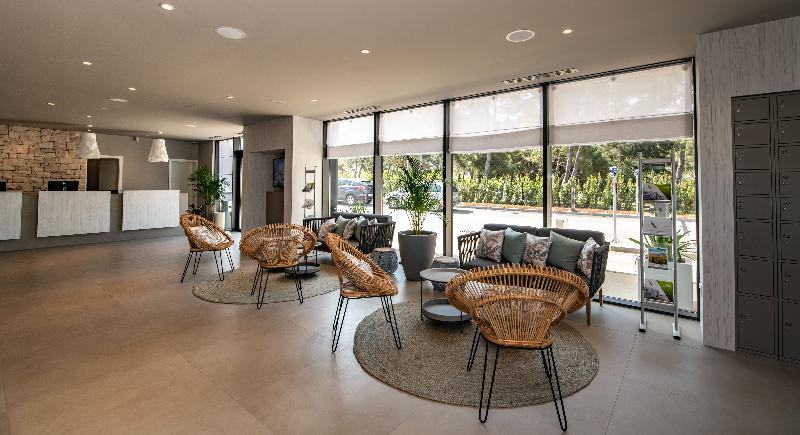Kazela Apartments - Lobi