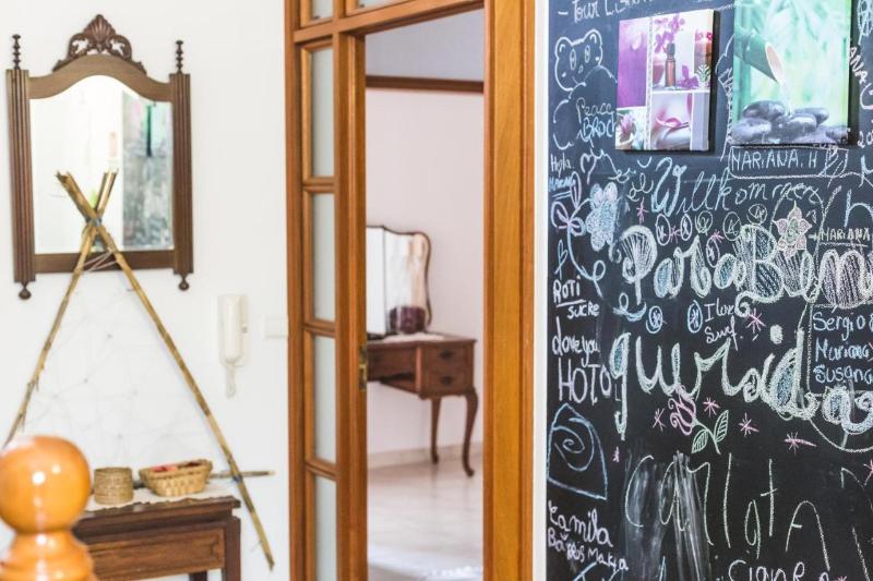 Ericeira Chill Hill Hostel & Private Rooms - Lobi