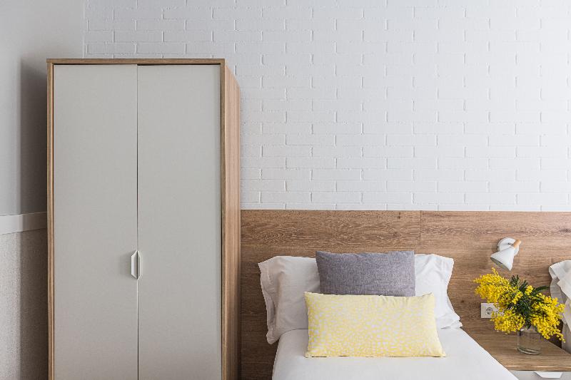 House by pillow - Oda