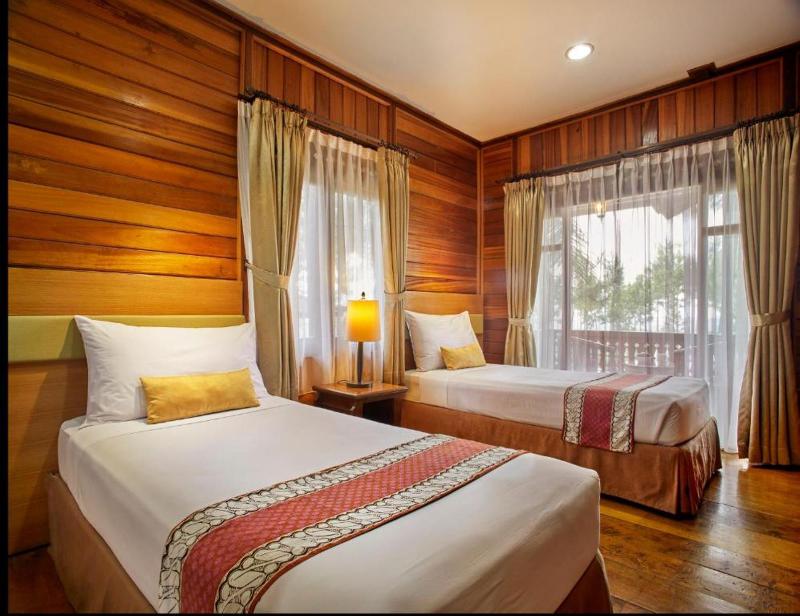 Jambuluwuk Convention Hall & Resort Puncak - Oda