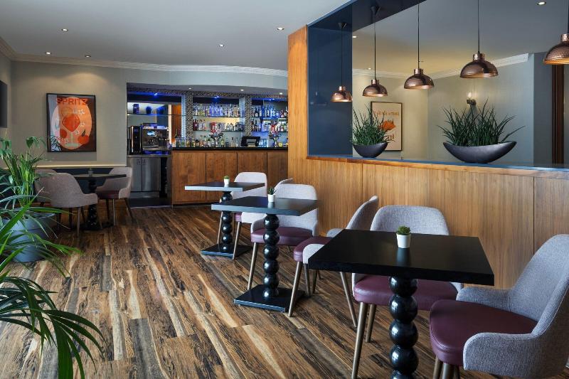 Delta Hotels by Marriott Peterborough - Lobi