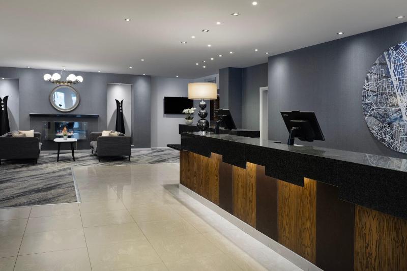 Delta Hotels by Marriott Peterborough - Lobi