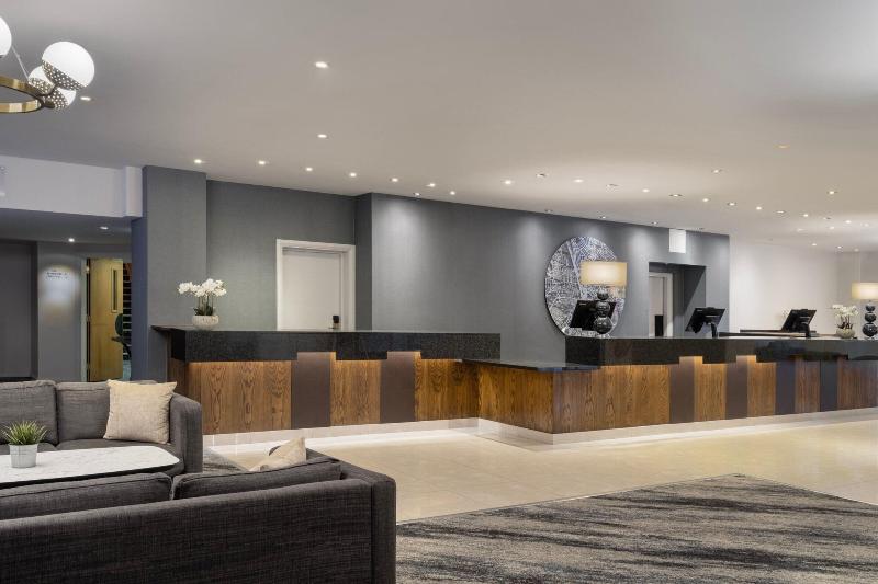 Delta Hotels by Marriott Peterborough - Lobi