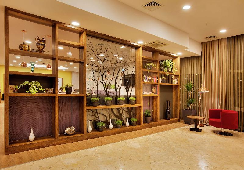 Hilton Garden Inn Kocaeli Sekerpinar - Lobi