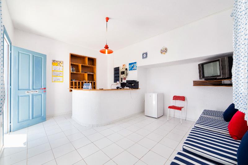 Fivos Apartments - Lobi