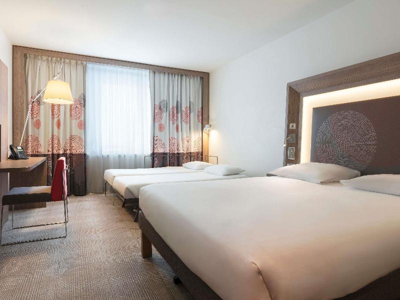 Novotel Paris Saint-Denis Stade Basilique - Oda