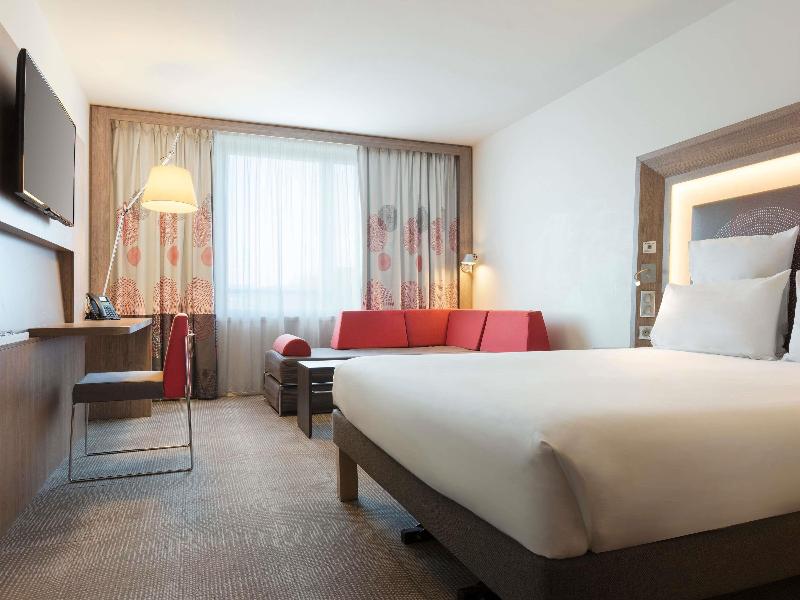 Novotel Paris Saint-Denis Stade Basilique - Oda
